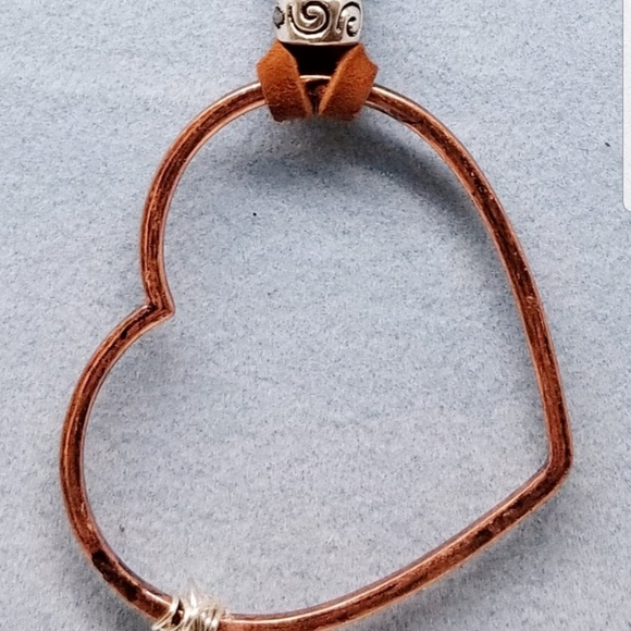 Wire wrapped leather heart necklace - Picture 2 of 2